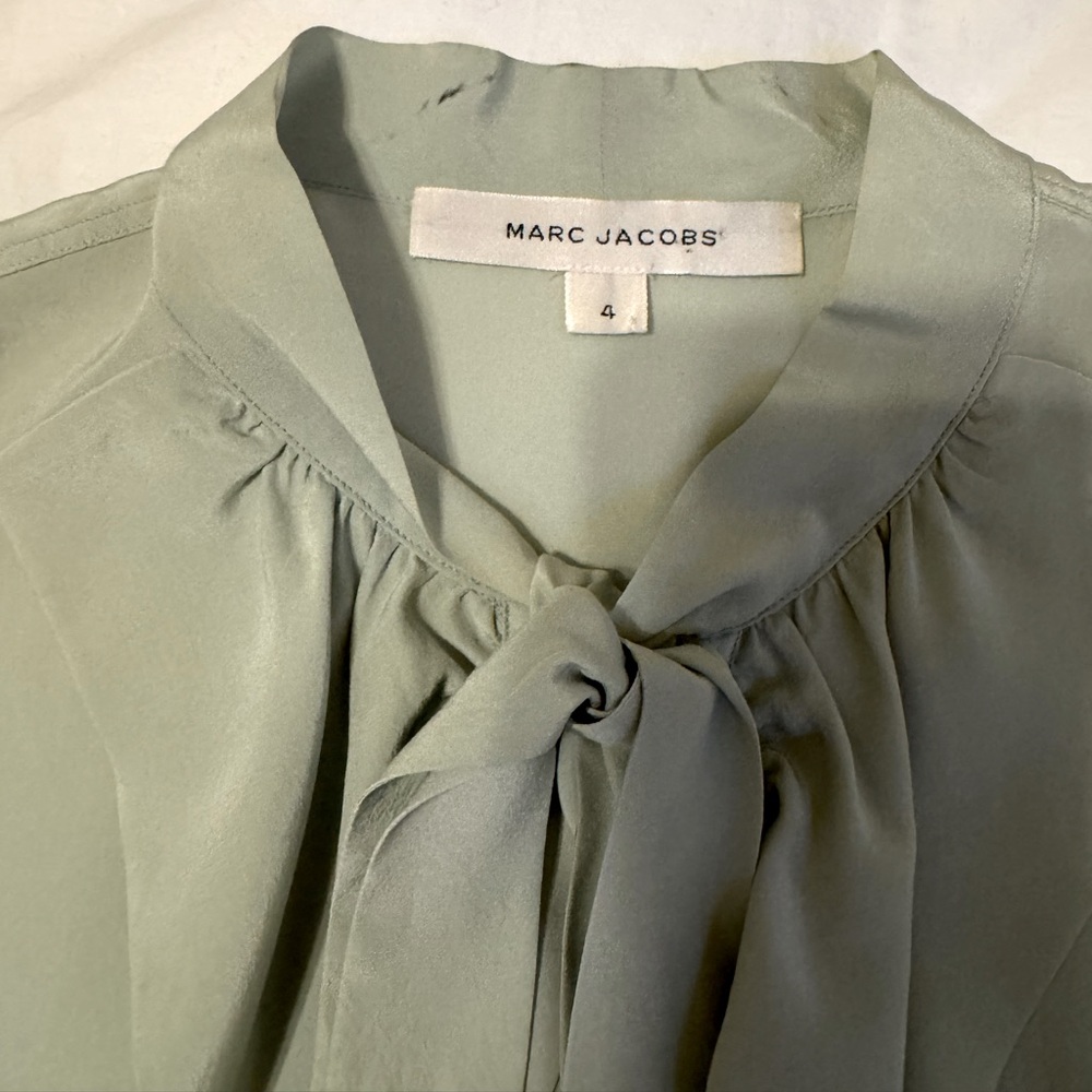 Marc Jacobs mint color 100% silk blouse sz 4